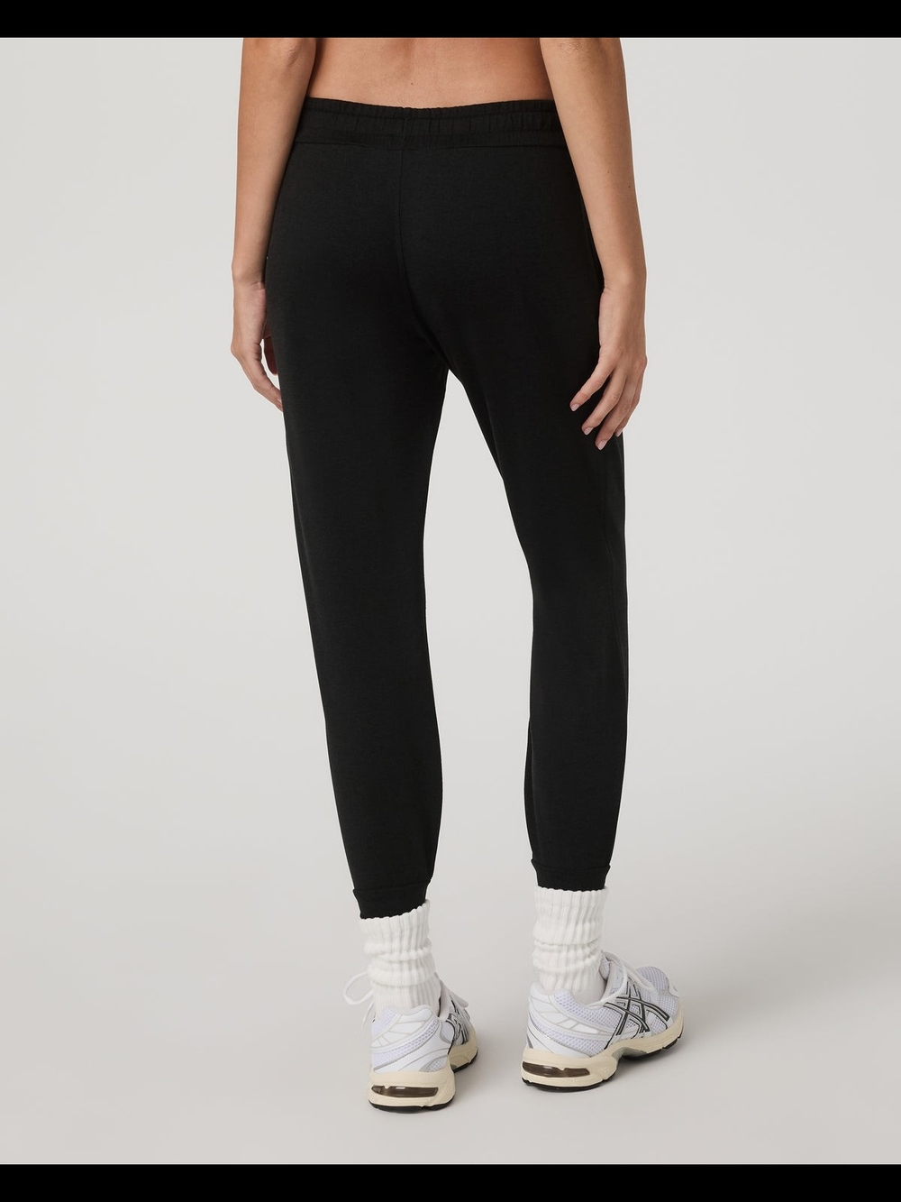 Vuori Performance Jogger - Heather Black - Picture 3 of 13